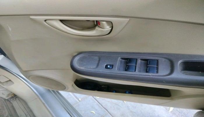 2014 Honda Amaze 1.2L I-VTEC E, Petrol, Manual, 1,44,338 km, interior