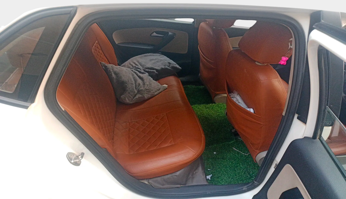 2013 Volkswagen Polo COMFORTLINE 1.2L, Diesel, Manual, 2,22,006 km, interior