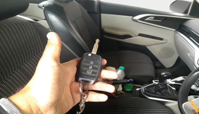 2023 KIA CARENS PRESTIGE 1.5 PETROL 7 STR, Petrol, Manual, 89,581 km, interior