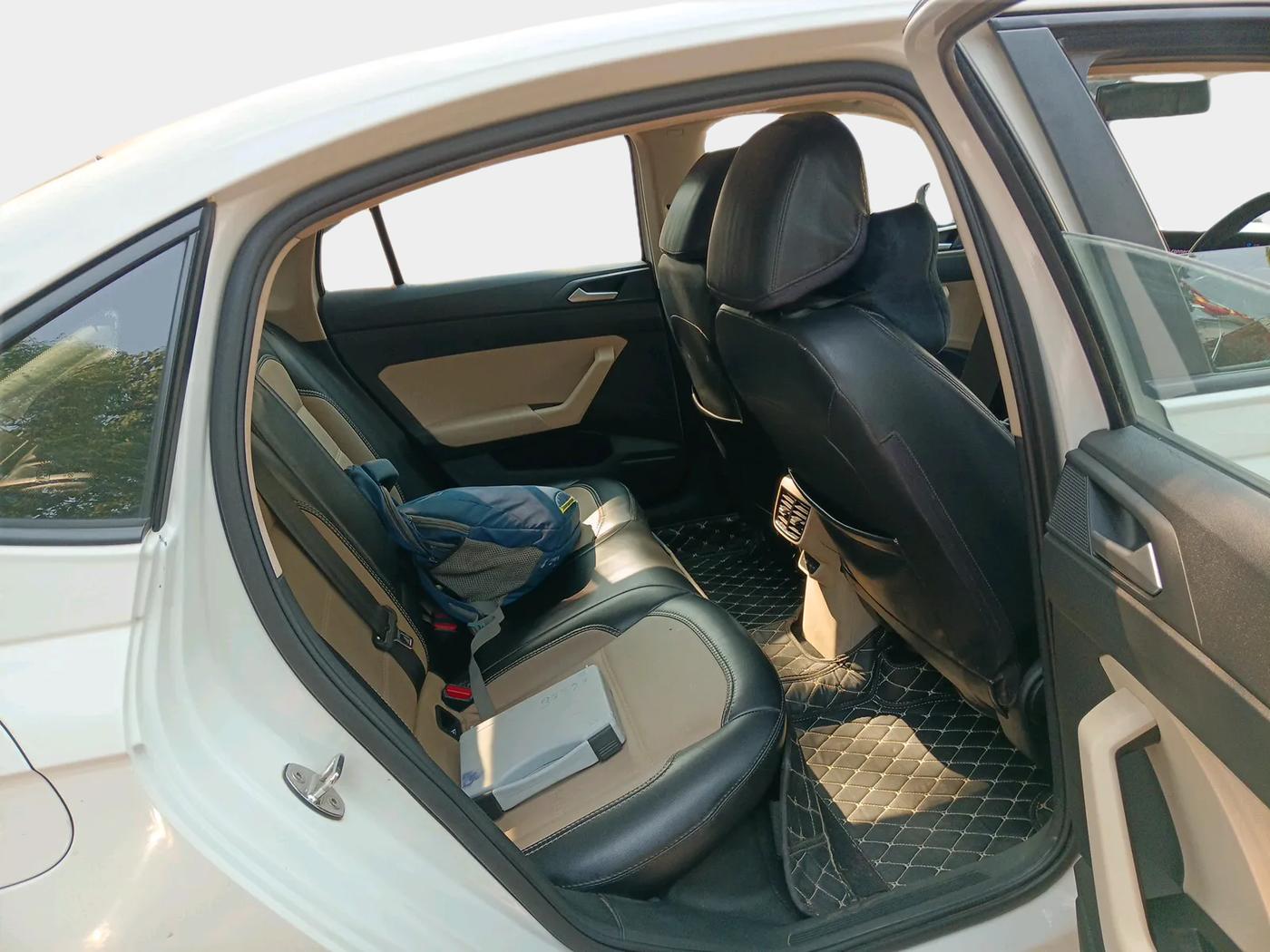 2022 Volkswagen VIRTUS HIGHLINE TSI 1.0 AT, Petrol, Automatic, 65,526 km, interior