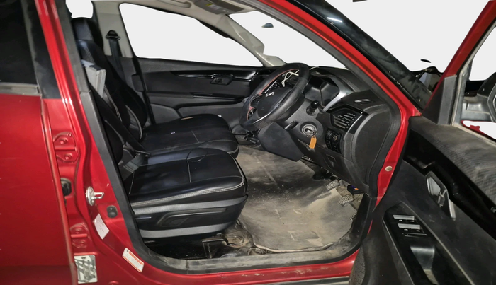 2017 Mahindra Kuv100 K8 D 6 STR, Diesel, Manual, 61,381 km, interior