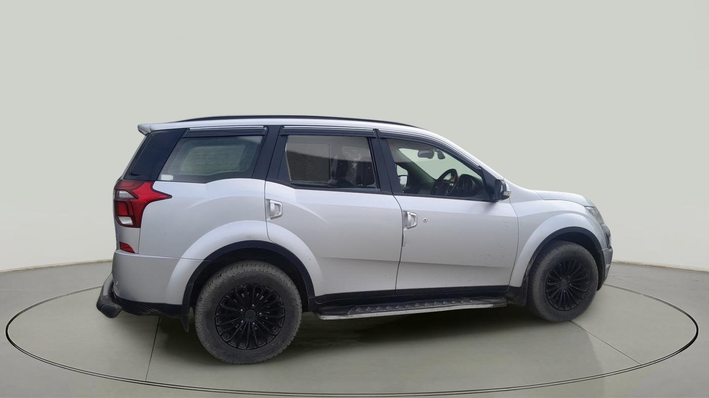 2021 Mahindra XUV500 W9, Diesel, Manual, 99,802 km, exterior