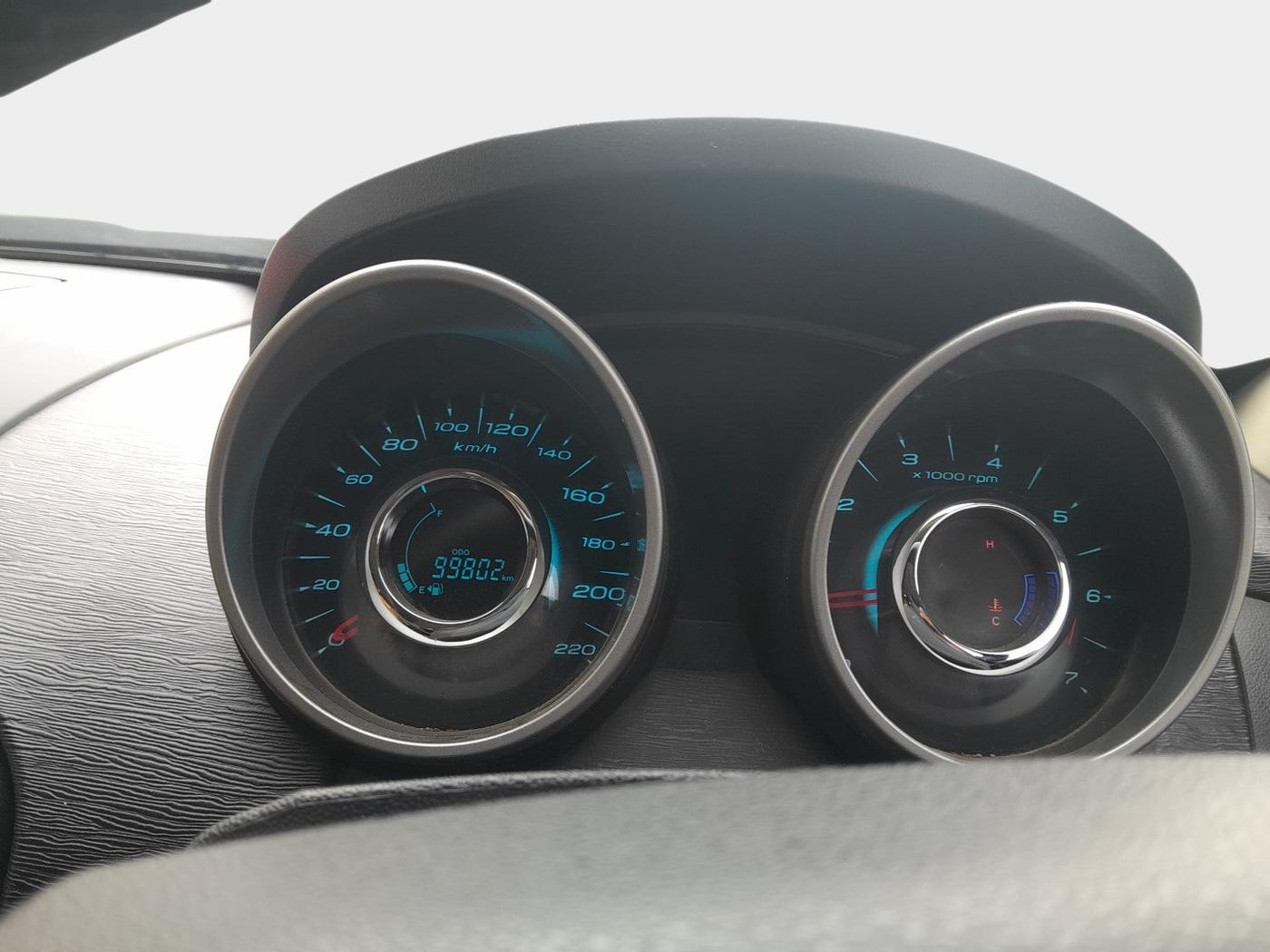 2021 Mahindra XUV500 W9, Diesel, Manual, 99,802 km, interior