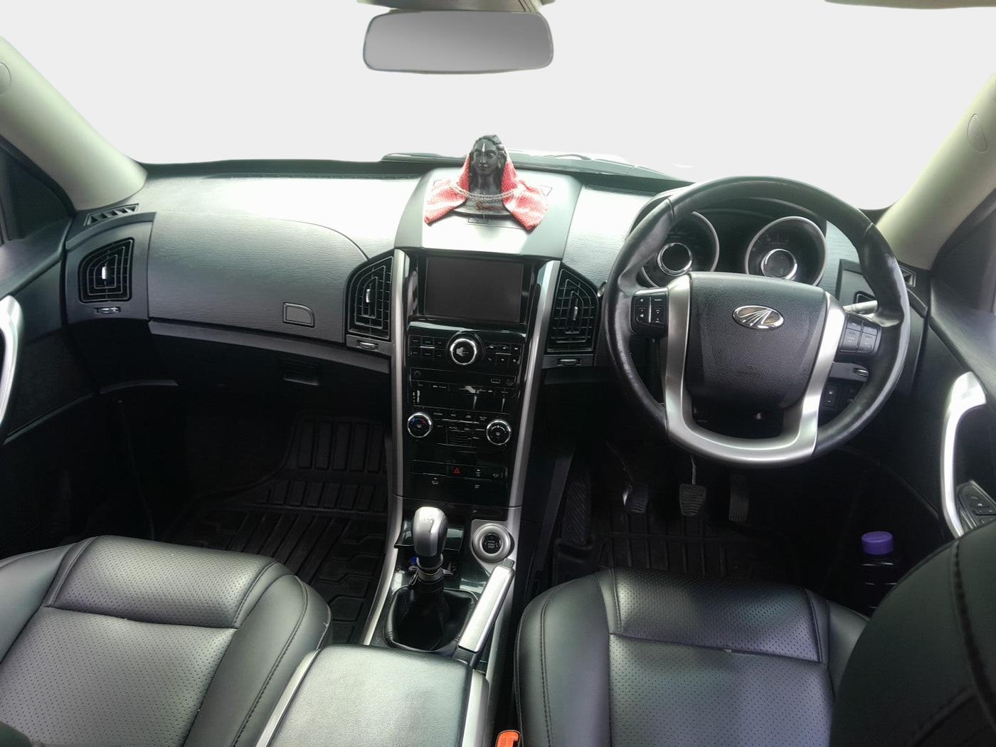 2021 Mahindra XUV500 W9, Diesel, Manual, 99,802 km, interior