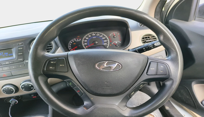 2016 Hyundai Grand i10 SPORTZ 1.2 KAPPA VTVT, Petrol, Manual, 1,92,449 km, interior