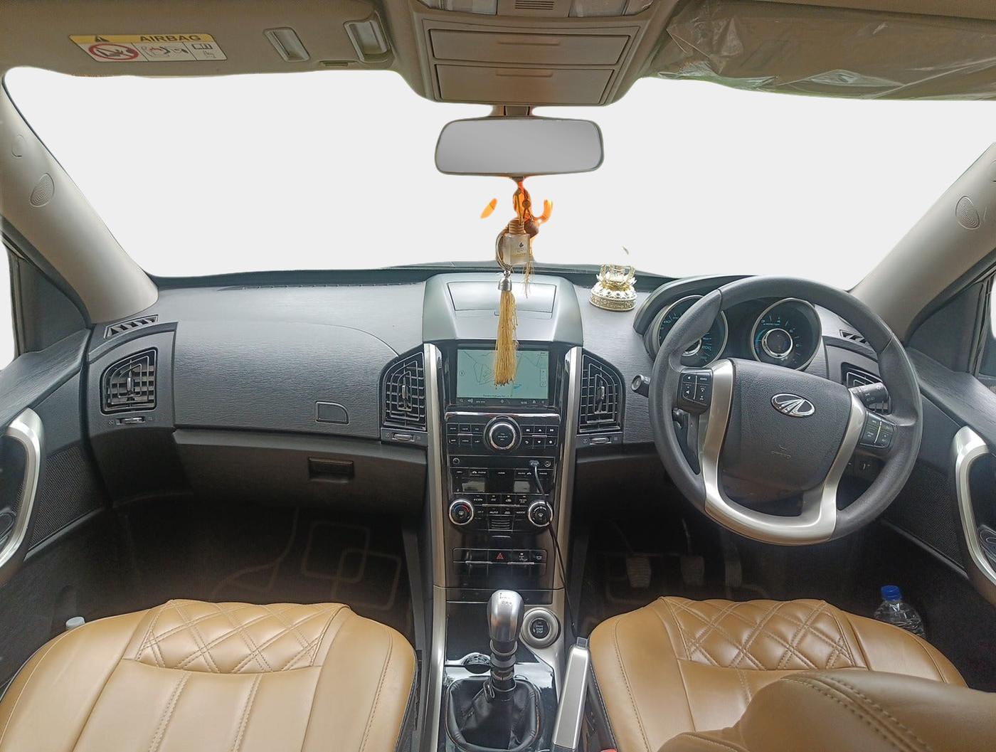2020 Mahindra XUV500 W7, Diesel, Manual, 47,820 km, interior