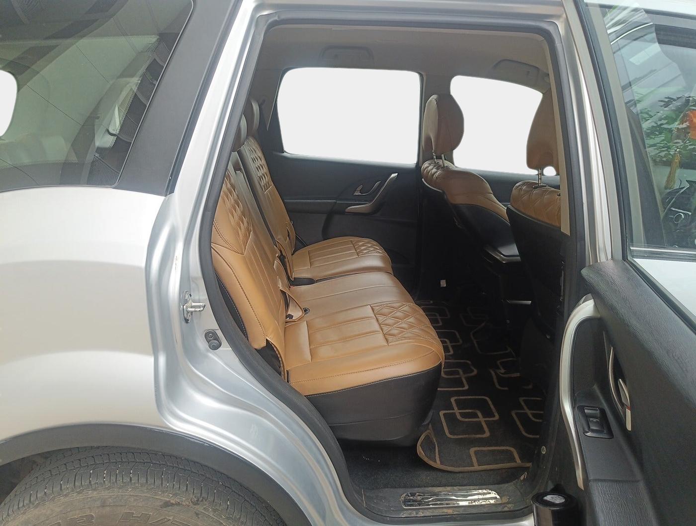 2020 Mahindra XUV500 W7, Diesel, Manual, 47,820 km, interior