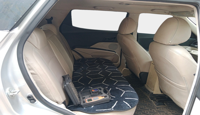 2022 Mahindra XUV300 W6 1.5 Sunroof Diesel, Diesel, Manual, 38,086 km, interior