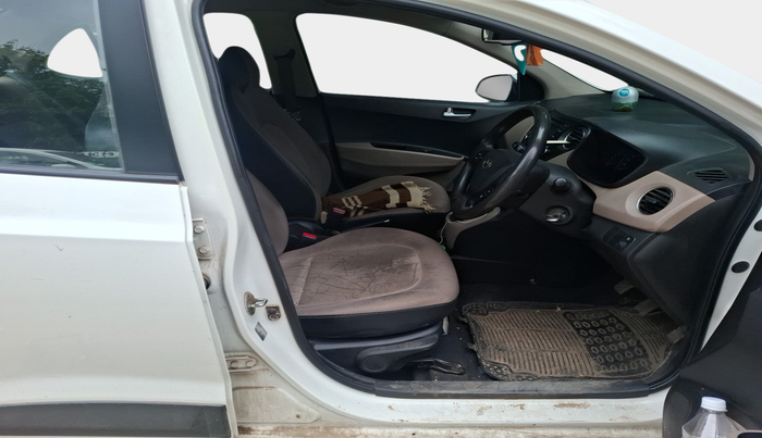2016 Hyundai Xcent SX 1.2, Petrol, Manual, 1,31,047 km, interior