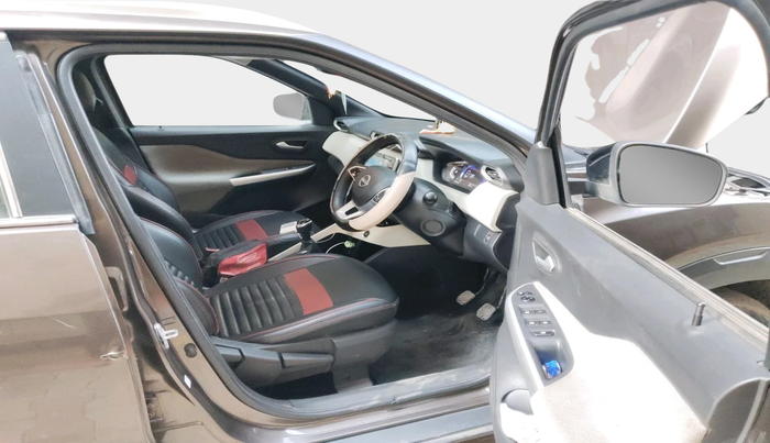 2021 Nissan MAGNITE XV MT, Petrol, Manual, 42,698 km, interior