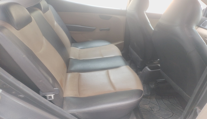 2016 Hyundai Eon ERA +, Petrol, Manual, 1,05,417 km, interior
