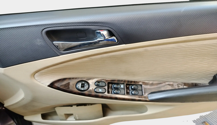 2013 Hyundai Verna FLUIDIC 1.6 CRDI EX, Diesel, Manual, 2,14,389 km, interior