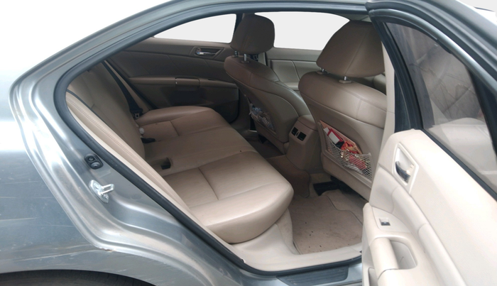 2011 Maruti Kizashi 2.4L AT, Petrol, Automatic, 1,04,081 km, interior
