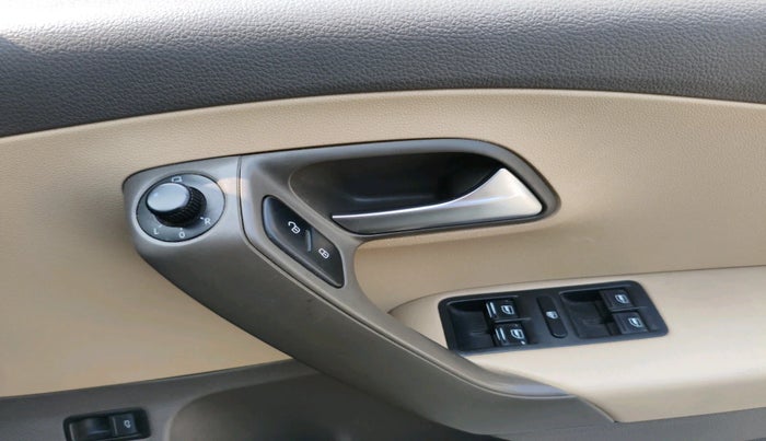 2017 Volkswagen Vento HIGHLINE 1.5 AT, Diesel, Automatic, 1,96,872 km, interior