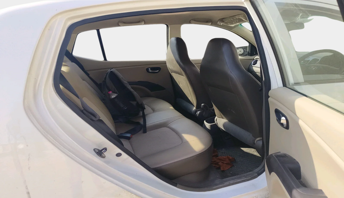 2013 Hyundai i10 MAGNA 1.1, Petrol, Manual, 39,056 km, interior