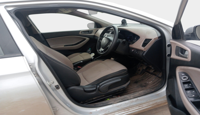 2017 Hyundai Elite i20 ASTA 1.2 (O), Petrol, Manual, 1,25,660 km, interior