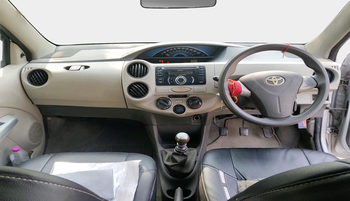 2013 Toyota Etios Liva GD, Diesel, Manual, 2,04,068 km, interior