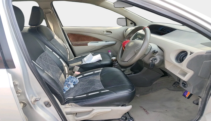 2013 Toyota Etios Liva GD, Diesel, Manual, 2,04,068 km, interior