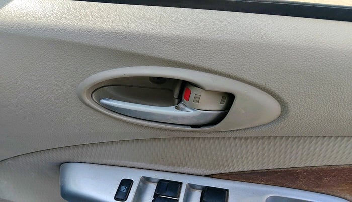 2013 Toyota Etios Liva GD, Diesel, Manual, 2,04,068 km, interior