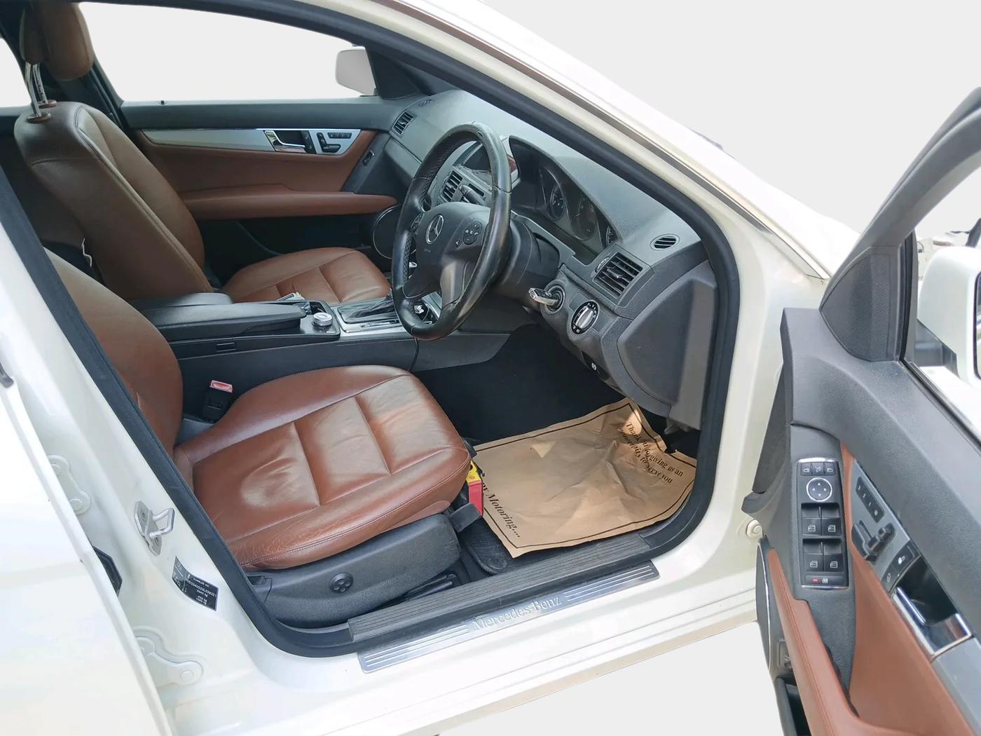 2010 Mercedes Benz E Class E 250 ELEGANCE, Petrol, Automatic, 73,426 km, interior