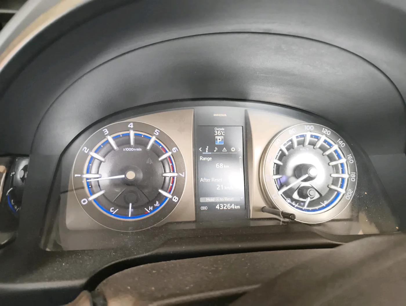 2022 Toyota Innova Crysta 2.7 ZX AT 7 STR, Petrol, Automatic, 43,264 km, interior