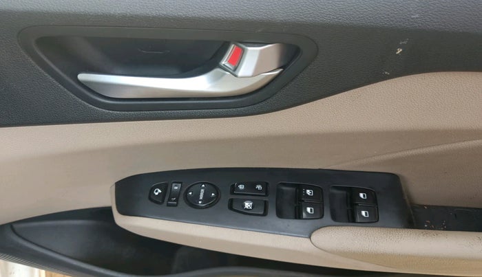 2017 Hyundai Verna 1.6 VTVT SX (O) AT, Petrol, Automatic, 83,774 km, interior