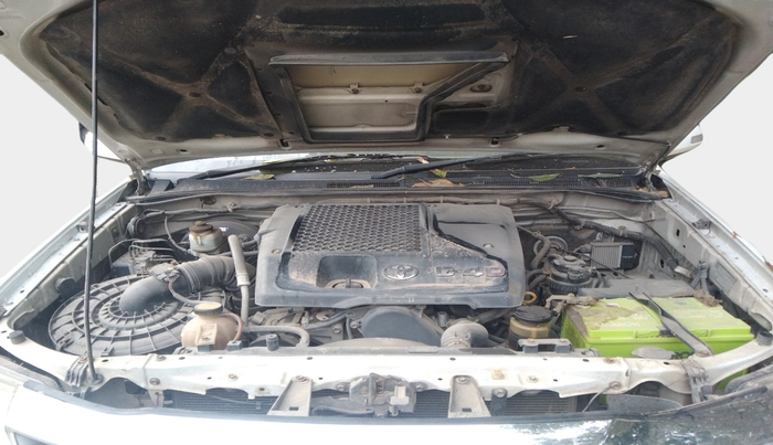 2012 Toyota Fortuner 3.0 4X4 MT, Diesel, Manual, 2,70,296 km, exterior