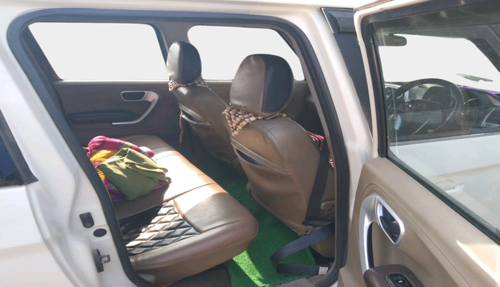 2016 Mahindra TUV300 T8, Diesel, Manual, 97,692 km, interior