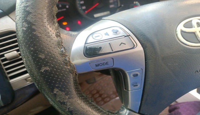 2015 Toyota Innova 2.5 VX 8 STR, Diesel, Manual, 1,87,019 km, interior