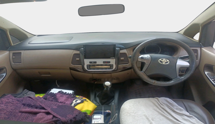 2015 Toyota Innova 2.5 VX 8 STR, Diesel, Manual, 1,87,019 km, interior