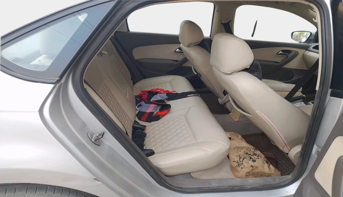 2011 Volkswagen Vento HIGHLINE 1.6 MPI, Petrol, Manual, 1,11,370 km, interior