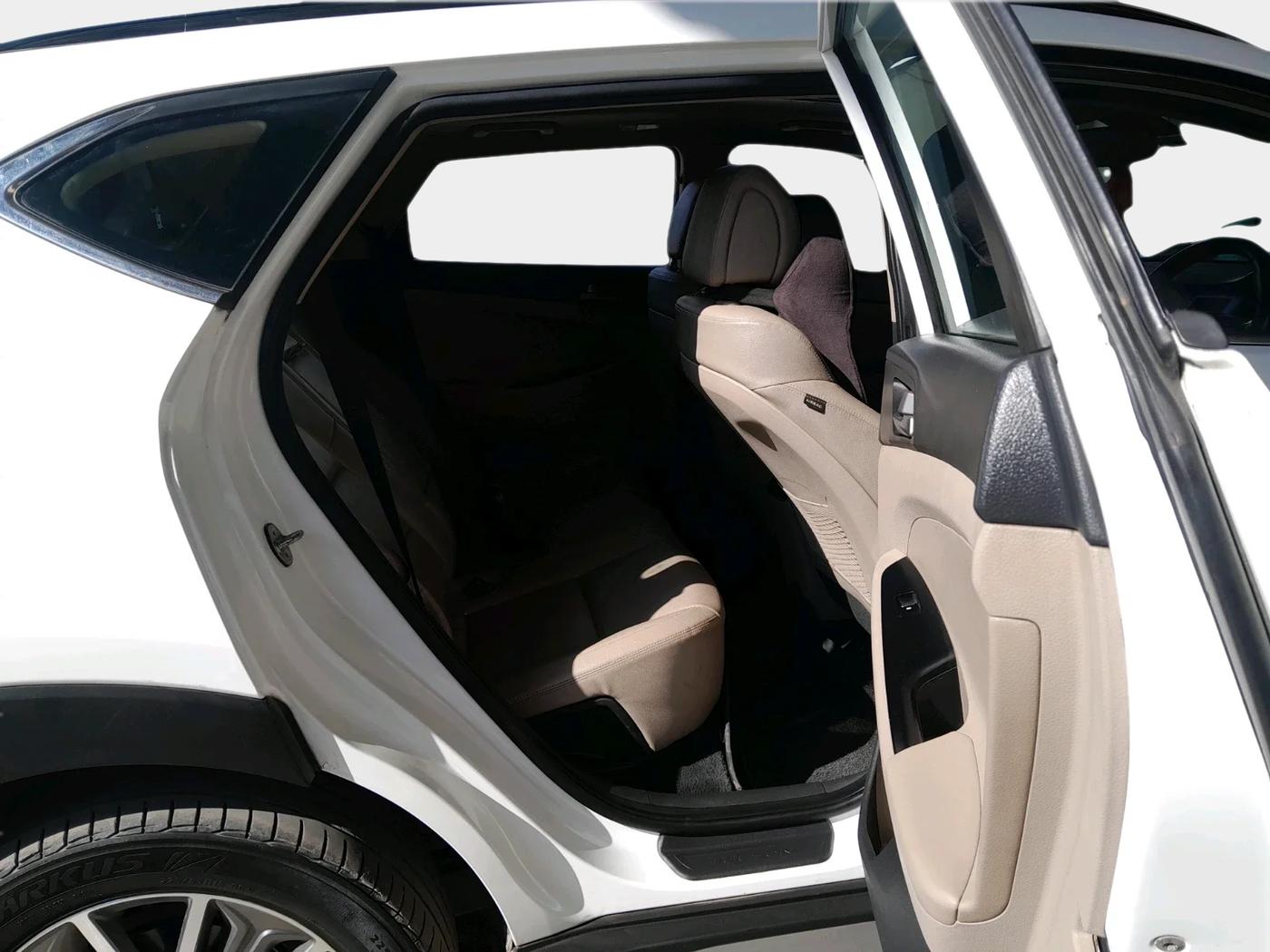 2019 Hyundai Tucson GLS 2WD AT PETROL, Petrol, Automatic, 83,529 km, interior