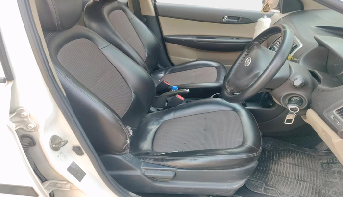 2013 Hyundai i20 MAGNA 1.4 CRDI, Diesel, Manual, 1,12,146 km, interior