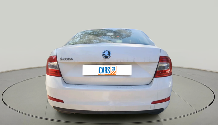 2013 Skoda Octavia ELEGANCE 2.0 TDI AT, Diesel, Automatic, 1,09,469 km, exterior