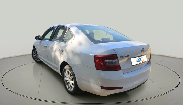 2013 Skoda Octavia ELEGANCE 2.0 TDI AT, Diesel, Automatic, 1,09,469 km, exterior