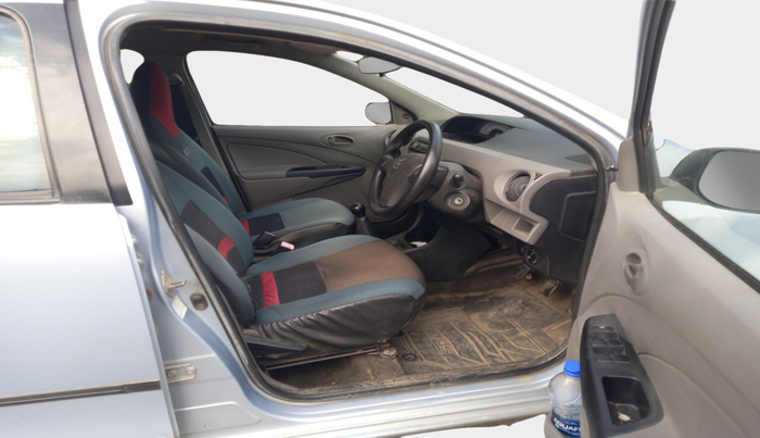 2011 Toyota Etios Liva G, Petrol, Manual, 86,115 km, interior