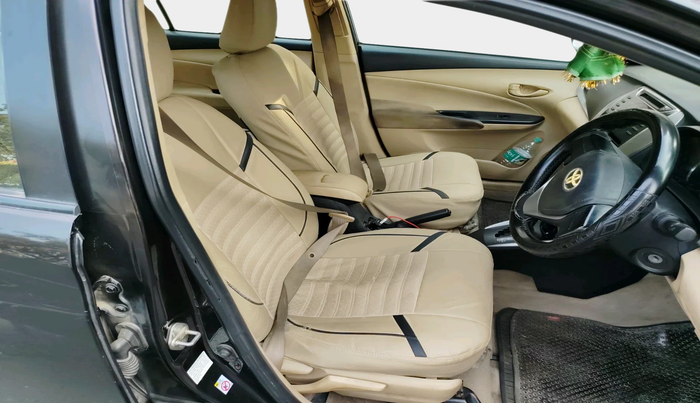 2018 Toyota YARIS J CVT, Petrol, Automatic, 1,27,571 km, interior