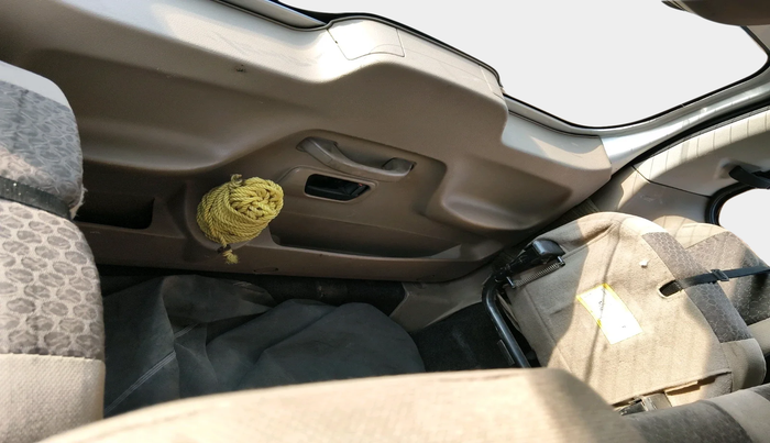 2016 Mahindra TUV300 T8, Diesel, Manual, 86,779 km, interior