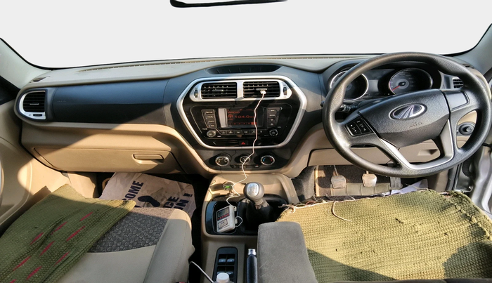 2016 Mahindra TUV300 T8, Diesel, Manual, 86,779 km, interior