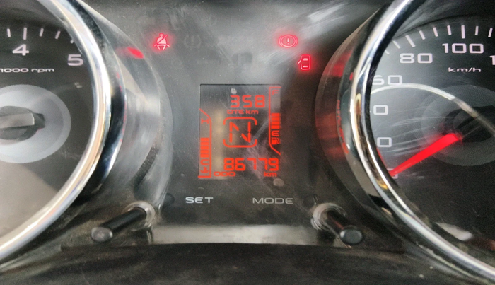 2016 Mahindra TUV300 T8, Diesel, Manual, 86,779 km, interior