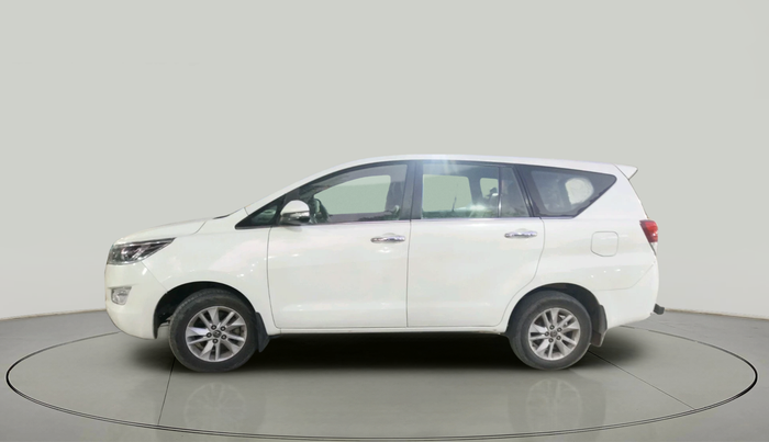 2016 Toyota Innova Crysta 2.4 VX 8 STR, Diesel, Manual, 2,45,170 km, exterior