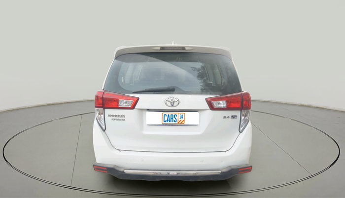 2016 Toyota Innova Crysta 2.4 VX 8 STR, Diesel, Manual, 2,45,170 km, exterior