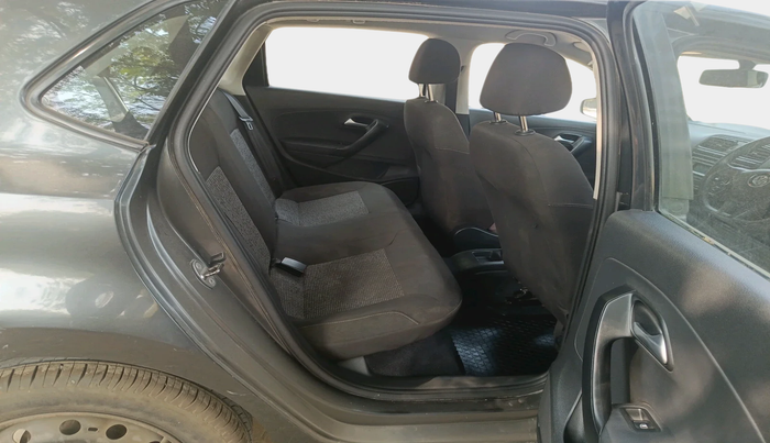 2015 Volkswagen Polo COMFORTLINE 1.2L, Petrol, Manual, 88,003 km, interior