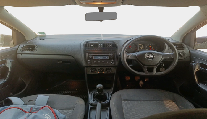 2015 Volkswagen Polo COMFORTLINE 1.2L, Petrol, Manual, 88,003 km, interior