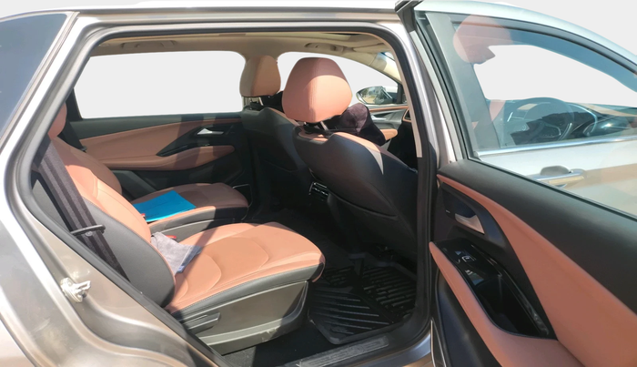 2023 MG HECTOR PLUS SHARP PRO 1.5 TURBO MT 6 STR, Petrol, Manual, 23,891 km, interior