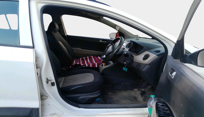 2014 Hyundai Grand i10 MAGNA 1.1 CRDI, Diesel, Manual, 1,01,948 km, interior