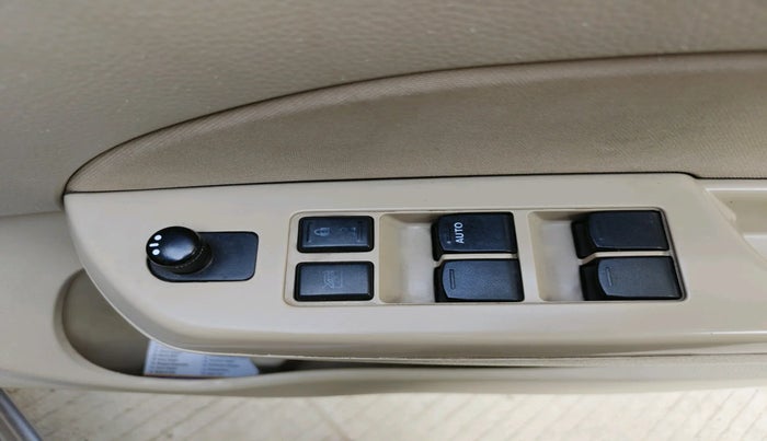 2014 Maruti Swift Dzire VXI, Petrol, Manual, 1,09,301 km, interior