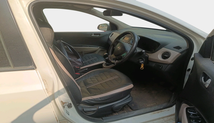 2015 Hyundai Xcent S (O) 1.2, Petrol, Manual, 1,67,168 km, interior