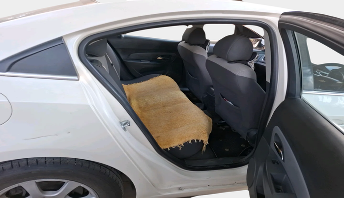 2011 Chevrolet Cruze LT, Diesel, Manual, 1,10,313 km, interior