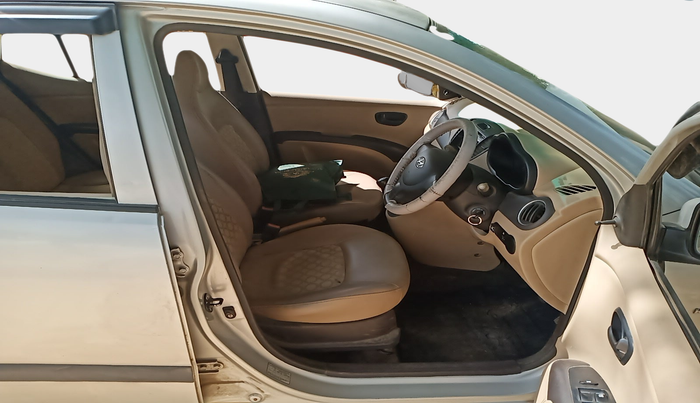 2010 Hyundai i10 MAGNA 1.2, Petrol, Manual, 1,40,568 km, interior